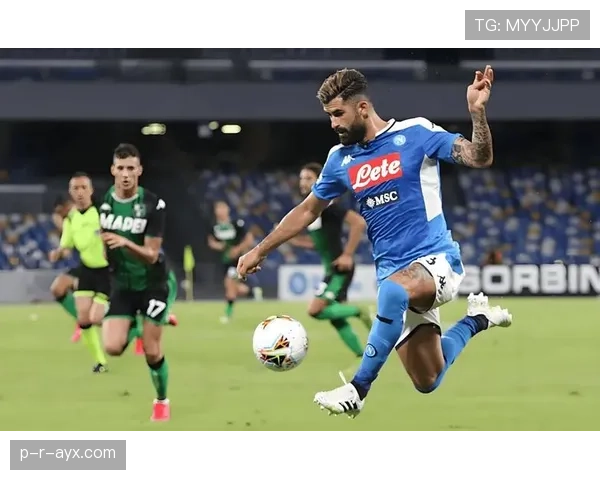 帕尔马主帅战术灵活多变，球队赛季初状态回升引关注